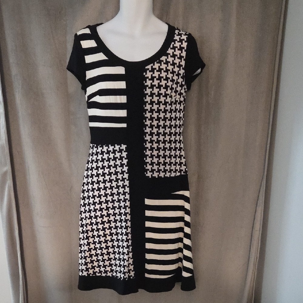 Joseph Ribkoff Size 10 Black and White Patchwork Mini Dress